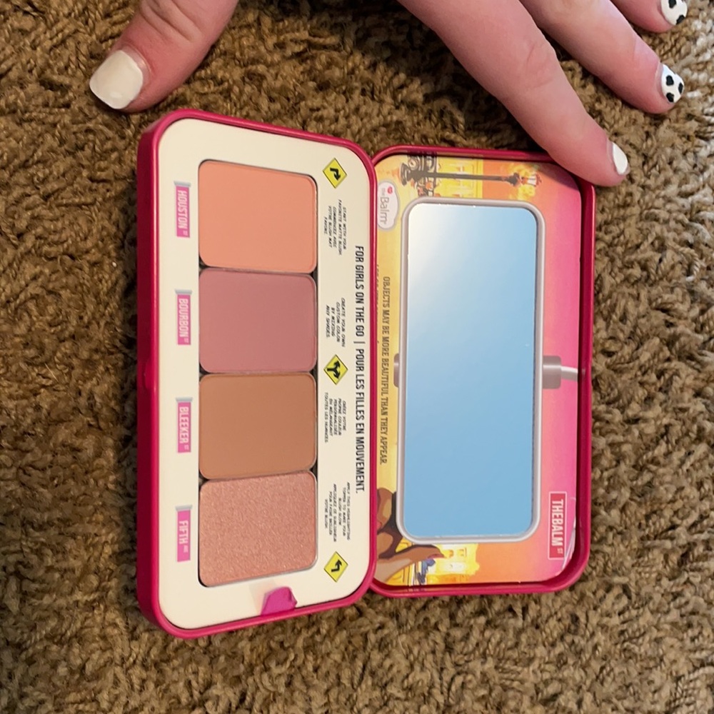 Blush - Picture 4 of 5